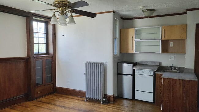 Building Photo - Charming 1 bedroom Apartment in Sherman Hill!