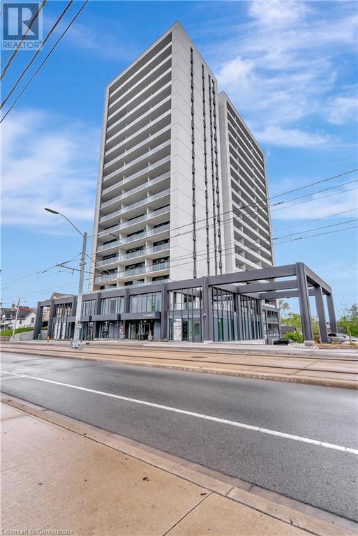 Photo du bâtiment - 741 King St W