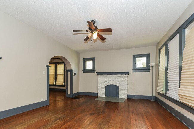 Foto del edificio - 3 Bed 1.5 Bathroom for rent in Dayton!