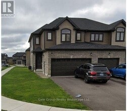 Building Photo - 169 Links Cres