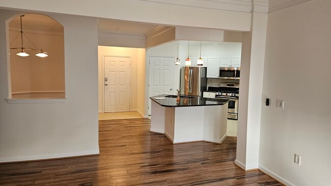 Building Photo - 23 Arch Pl