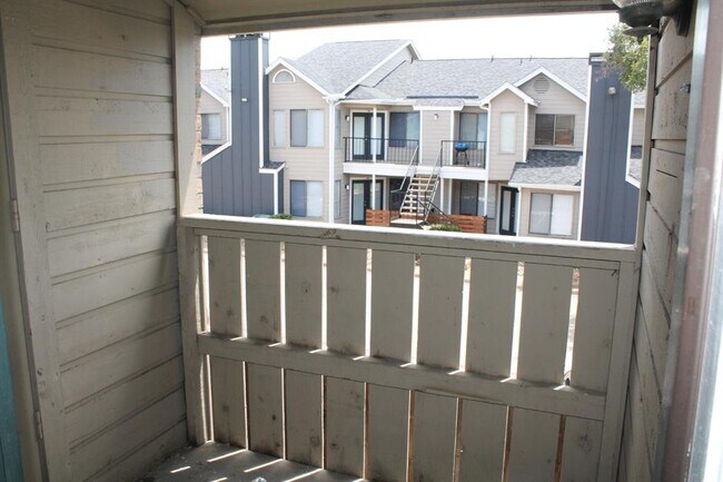Building Photo - 9254 Forest Ln