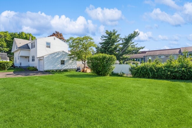 Building Photo - 11 Emerson St