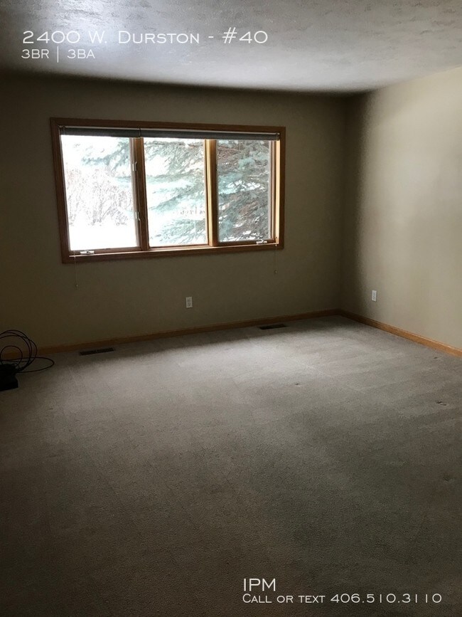 Building Photo - Centrally located 3 bed Condo with garage