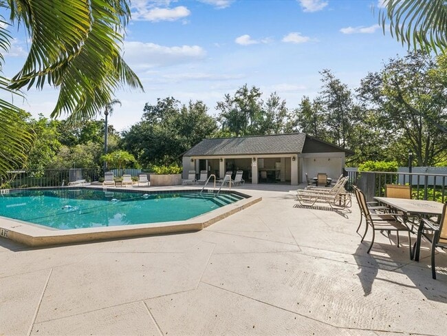 Foto del edificio - 5265 E Bay Dr
