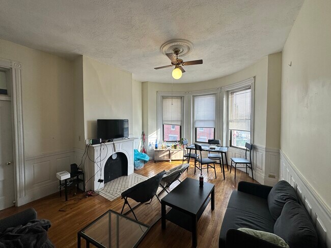 Building Photo - 1451 Tremont St