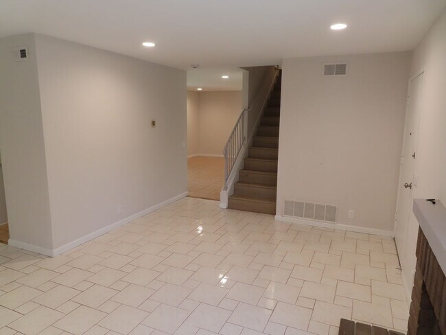Foto del edificio - Four Bedroom House in the Paradise Hills Neighborhood of San Diego