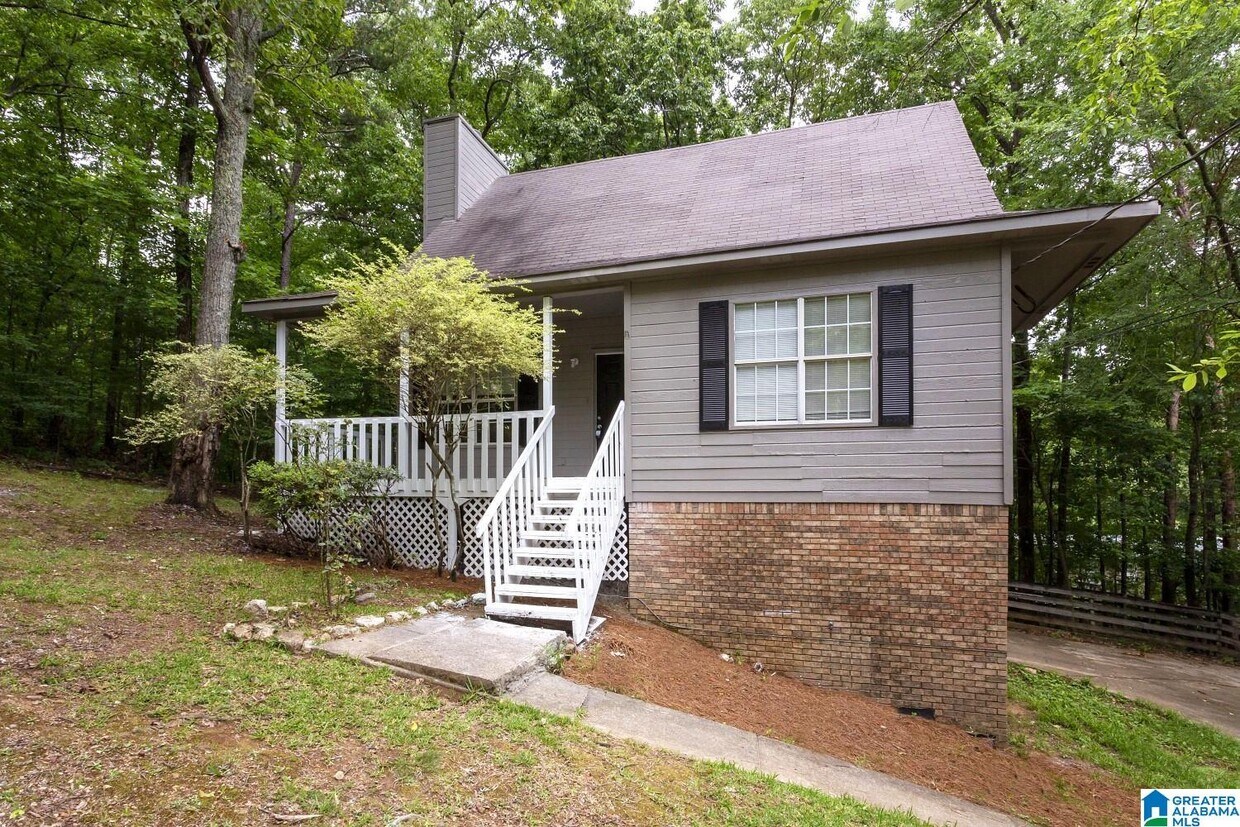 Primary Photo - 1032 Amberwood Ln