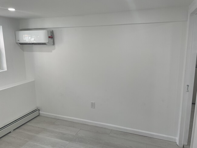 Building Photo - 3223 33rd St