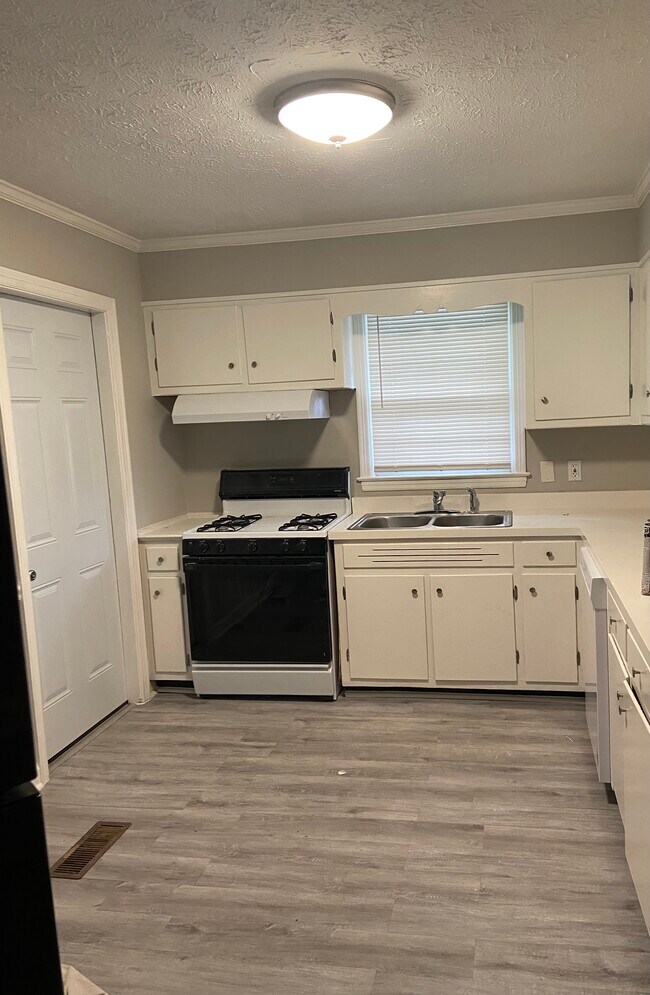 Foto del edificio - 408 Dora St