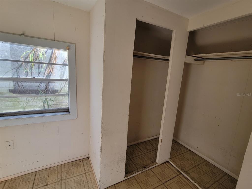 Primary Photo - 12325 Lakeshore Dr