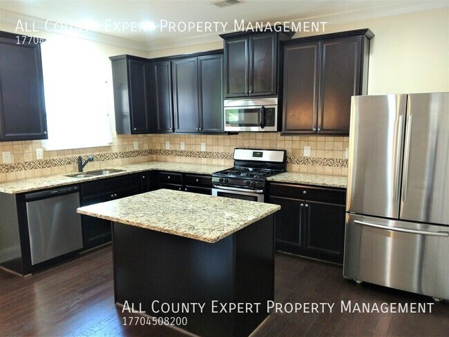 Building Photo - 5065 Rialto Way