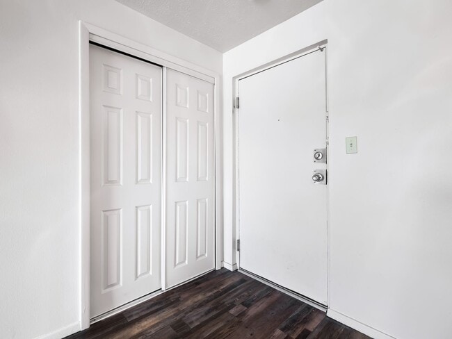 Interior Photo - Cross Creek Apartments