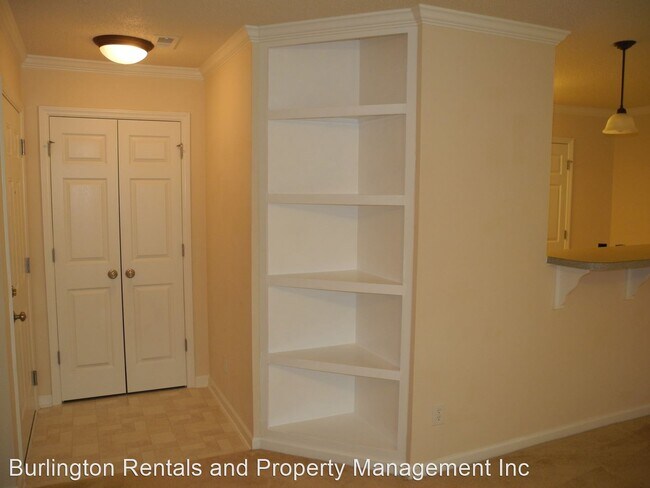 Foto del edificio - 2 br, 2 bath House - 3479 Forestdale Dr.  ...