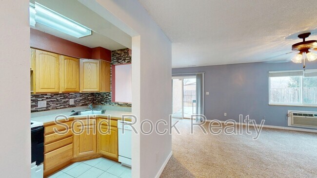 Building Photo - 1708 Sawyer Way