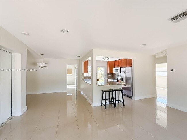 Foto del edificio - 321 NE 29th St