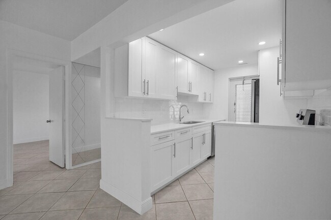 Building Photo - 3411 Spanish Trail
