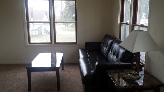 Building Photo - 3 Bedroom, 1 bath House, East of Columbia