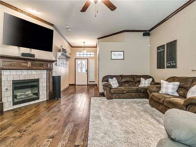 Building Photo - (3) Bed/(2) Bath in Red Canyon Ranch Avail...