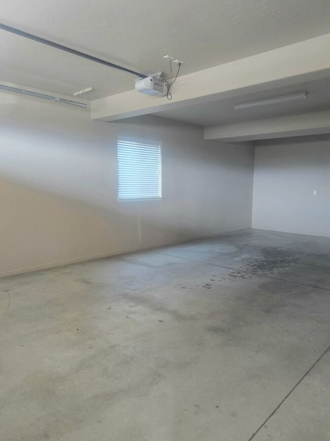 Photo - 1558 Poplar Drive Townhome