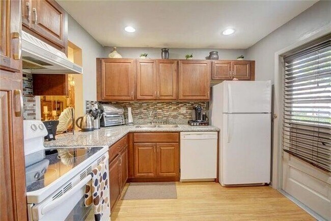 Foto del edificio - 8101 SW 24th Ct