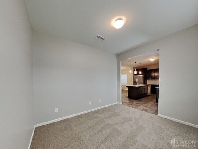Foto del edificio - 635 Spencer Ln