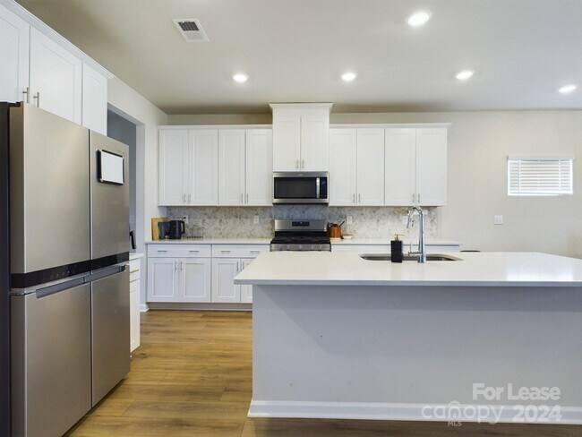 Building Photo - 103 Bird Dog Dr