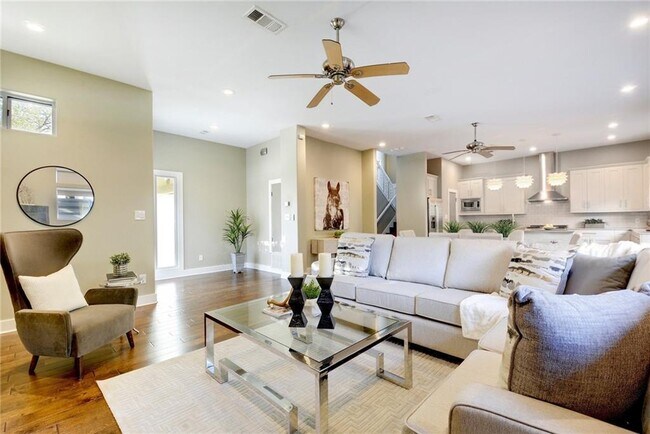 Foto del edificio - 2700 Cherry Ln