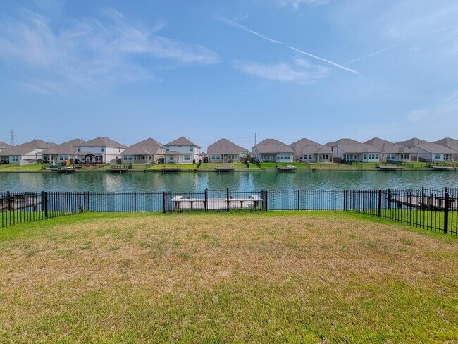 Building Photo - 24822 Adami Veduta Ct