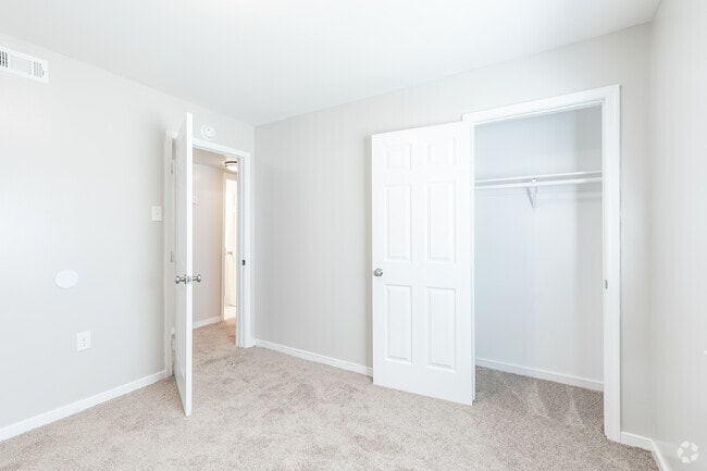 3BR, 1BA - Aubrey Apartments