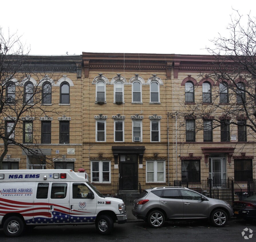 Building Photo - 405 Suydam St