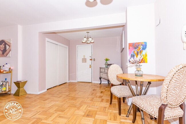 Foto del edificio - 385 E 16th St