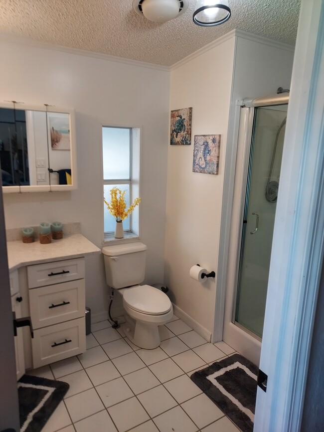Foto del edificio - 17500 Primrose Ct