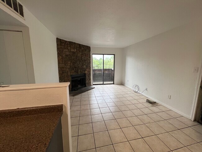 Sala principal - 3100 S Federal Blvd