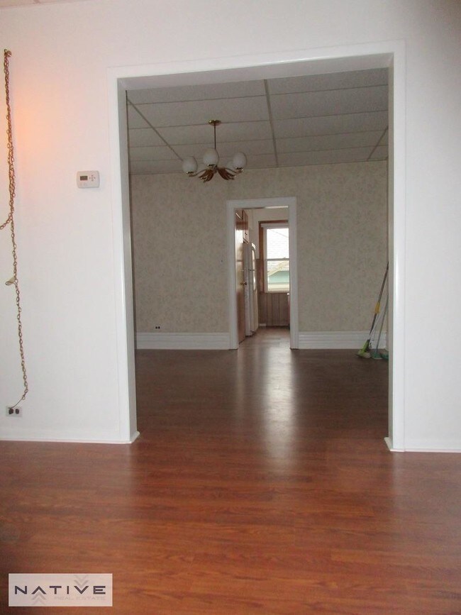 Building Photo - One Family House For Rent in Upper Glendale!
