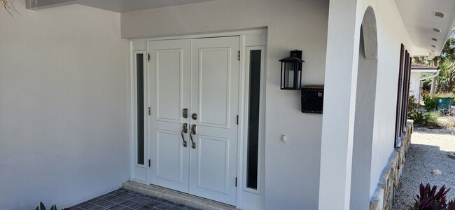 Building Photo - 1666 Sabal Palm Dr