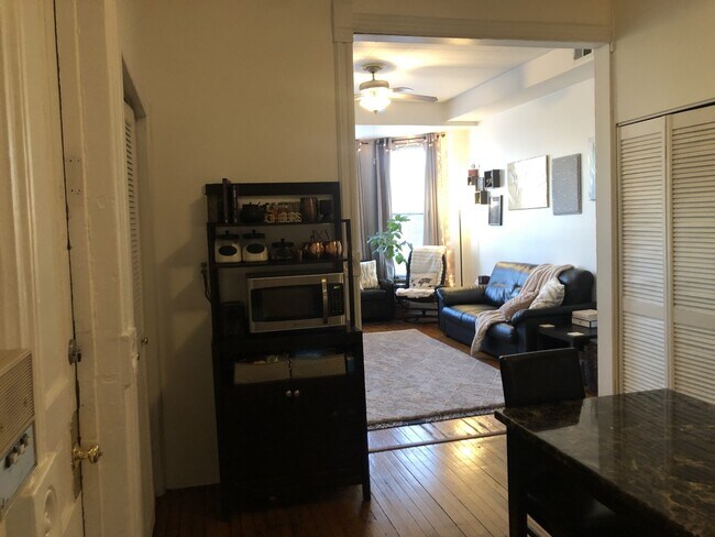 Foto del edificio - 950 W Willow St