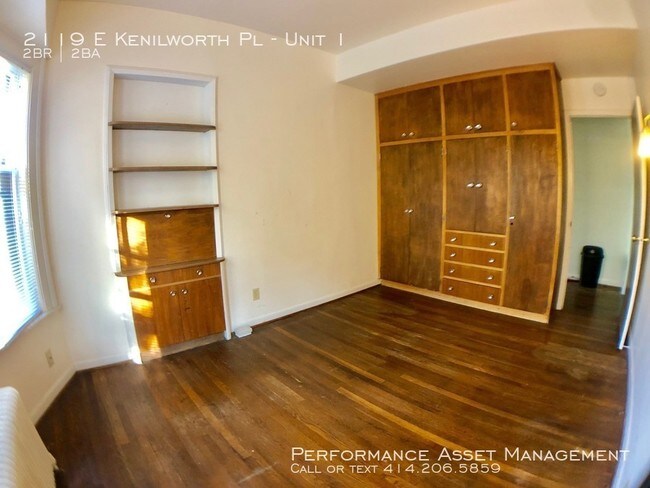 Building Photo - 2119 E Kenilworth Pl
