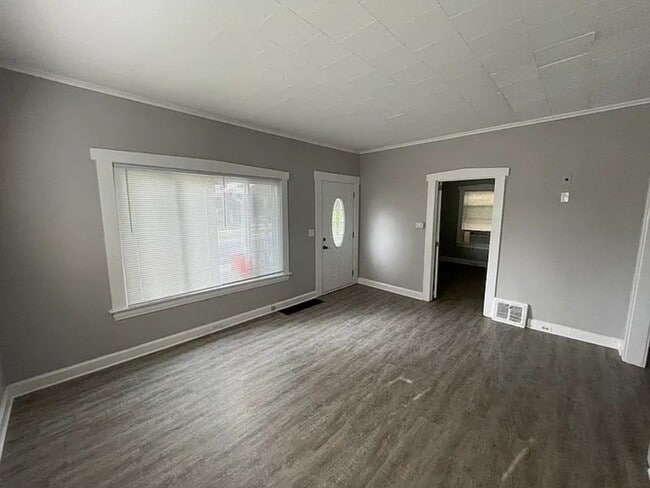 Building Photo - 1205 Dayton St SW