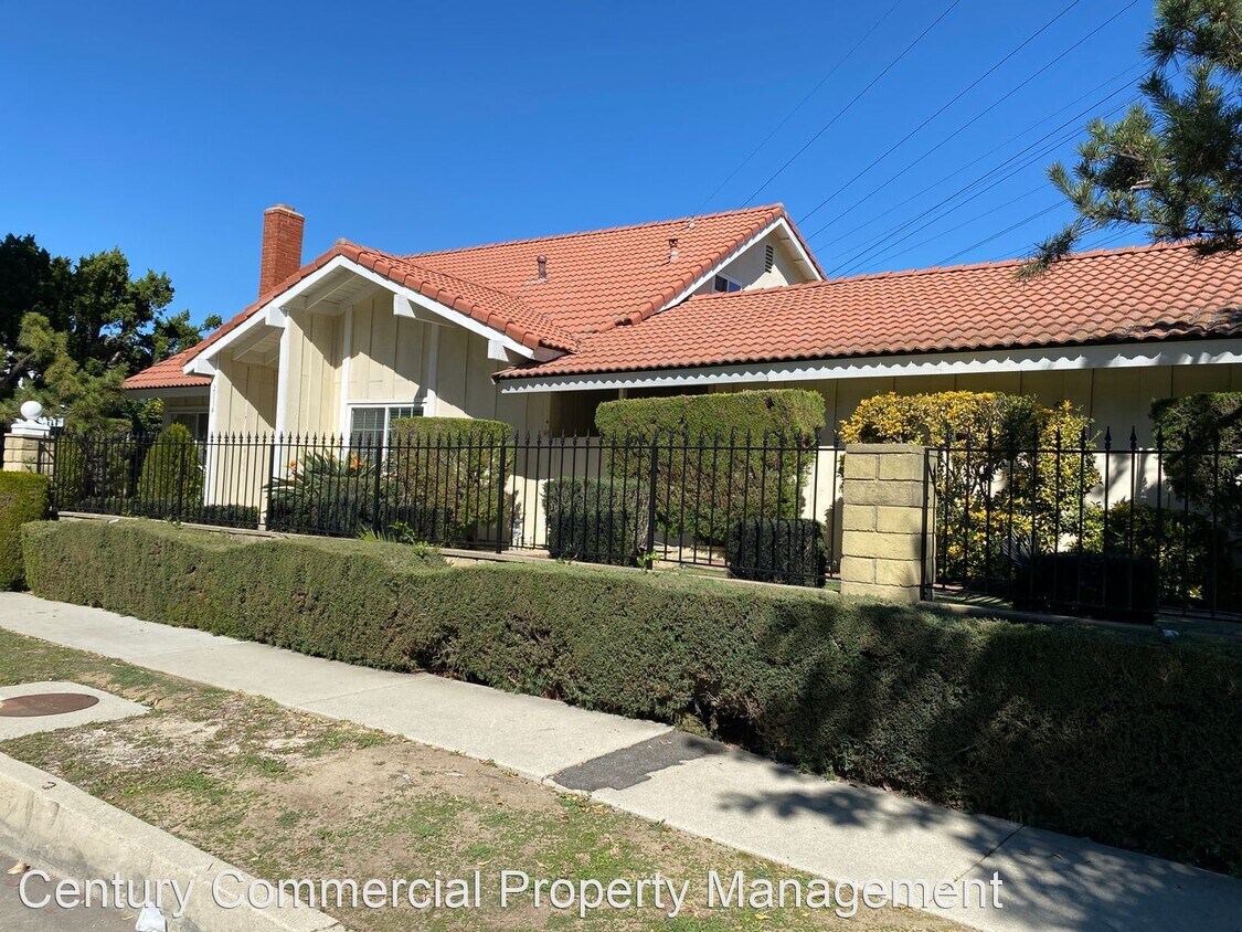 Primary Photo - 4 br, 2 bath House - 2114 Paso Verde Dr