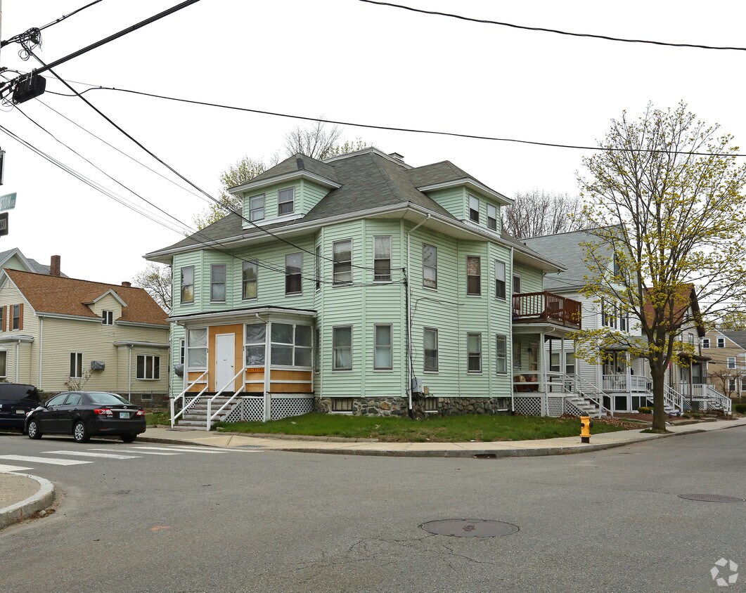 Primary Photo - 54-56 Lowell St