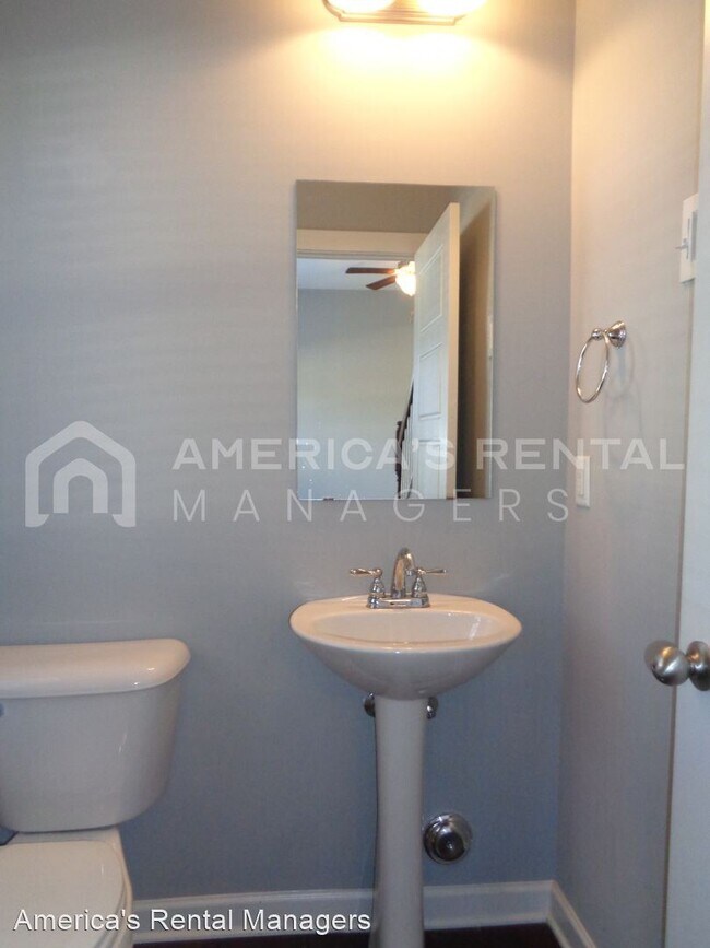 Building Photo - 3 br, 2.5 bath House - 233 The Heights Drive