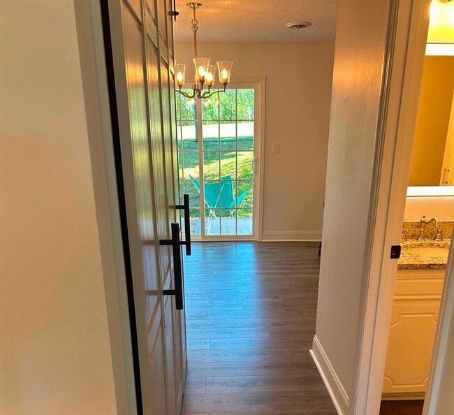 Foto del edificio - 75 Sweetbriar Ln