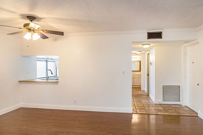 Foto del edificio - 2455 Lindell Blvd