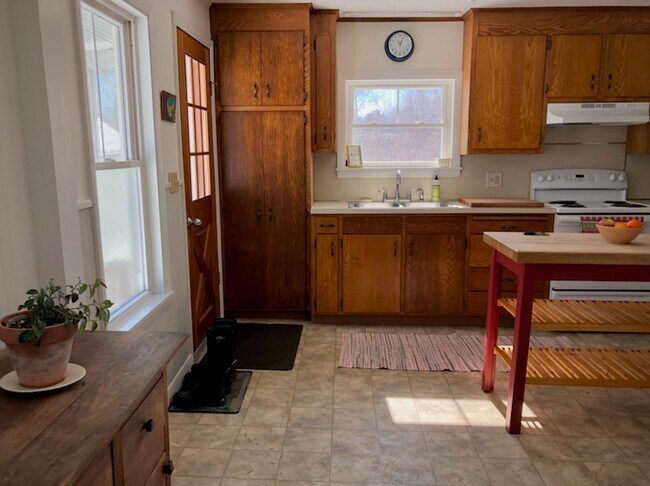 Kitchen - 148 Miller St