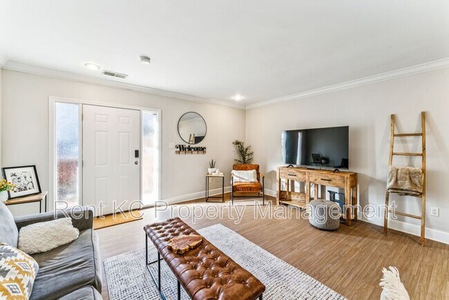 Foto del edificio - 530 W 10th St