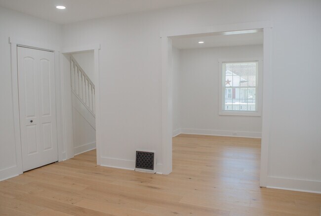 Foto del edificio - 14 Brown Ave
