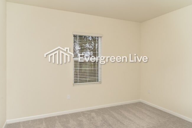 Building Photo - 169 Snowdrop Ave