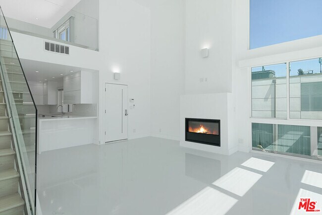 Foto del edificio - 2419 Ocean Front Walk