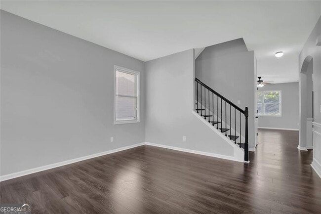 Building Photo - 581 Collingsworth Ln NE